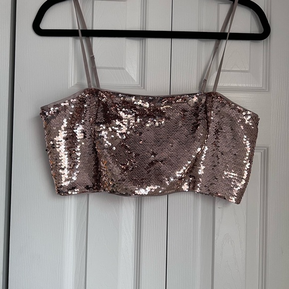 Cinq A Sept
Nikki Sequined Crop Top - Picture 4 of 4